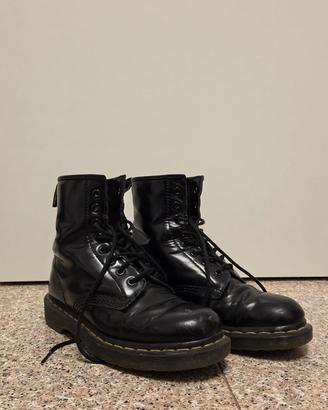 Dr. Martens nere da donna