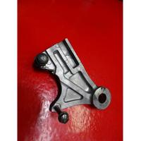 SUPPORTO PINZA POSTERIORE SUZUKI 650 V STROM VSTRO