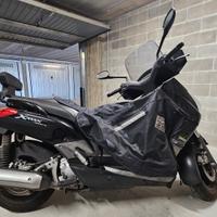 YAMAHA XMAX 250 