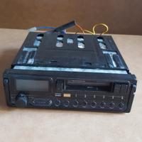 Autoradio con mangiacassette