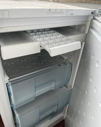 Congelatore verticale Beko 215 l