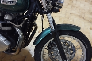 Triumph 900