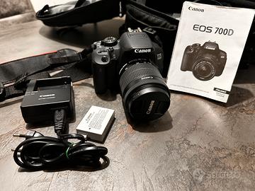 Canon EOS 700D + EFS 18-55mm + Zaino Amazon Basics