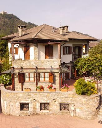 VILLA SINGOLA A TRAVES