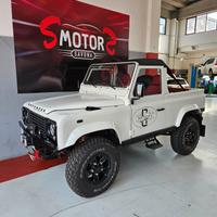 Land Rover Defender 90 restomod heritage bikini