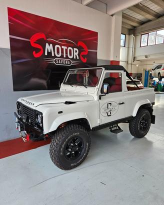 Land Rover Defender 90 restomod heritage bikini