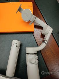 stabilizzatore DJI con trepiedi per cellulare 