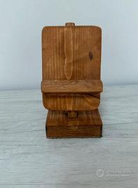 Porta cellulare fatto a mano in legno colore noce
