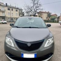 Lancia Ypsilon Elefantino Blu