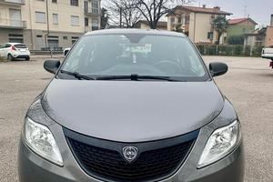 Lancia Ypsilon Elefantino Blu