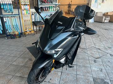 Tmax T-Max 2017 530 DX