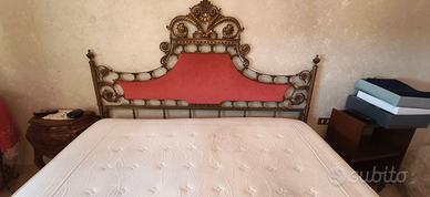 Letto matrimoniale antico