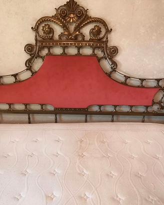 Letto matrimoniale antico