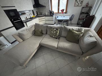 Divano PoltroneSofà con chaise longue