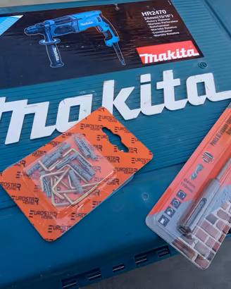 martello demolitore perforatore Makita 4001c