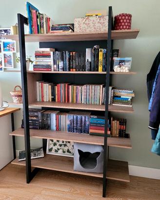 libreria stile industriale 