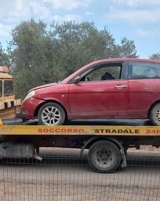 Lancia y