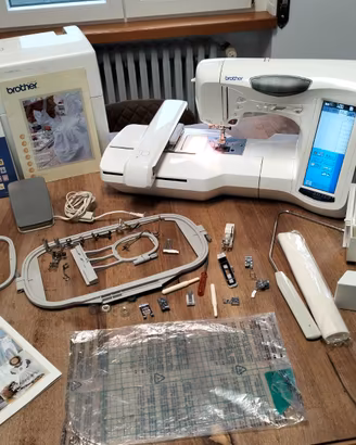 MACCHINA PER CUCIRE E RICAMARE