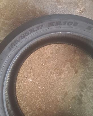 Gomme dunlop kr