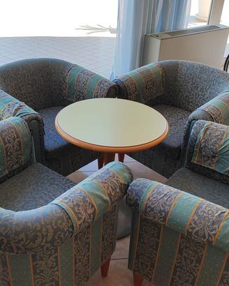 set completo di arredo da lounge divano e poltrona