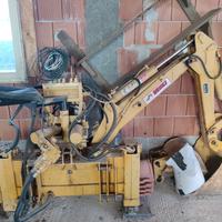 Retro escavatore trattore 