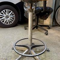 Sgabello per tecnigrafo in legno ed acciaio