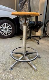 Sgabello per tecnigrafo in legno ed acciaio