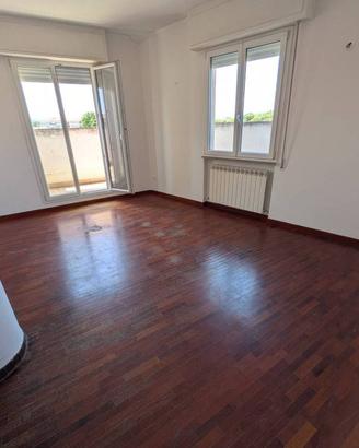 Attico / Mansarda di 105 m² con 3 locali a Pesaro