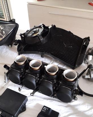 doo in blocco vari pezzi del cbr f4 an2000