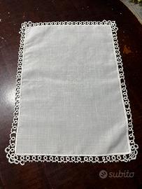 Centro lino e chiacchierino  55 per 32 cm