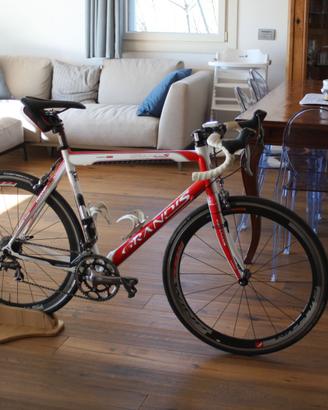 Portabici artigianale in legno