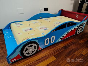 Lettino bambino a forma di automobile con materass