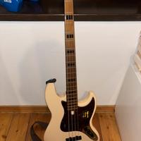 basso elettrico + amplificatore