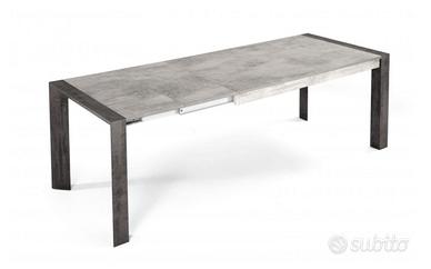Tavolo allungabile effetto cemento 