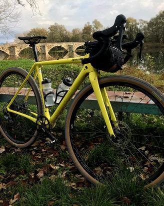Cannondale SuperX Gravel Bike Shimano GRX 11 HED