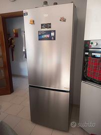 frigorifero combinato Beko, colore argento - NUOVO