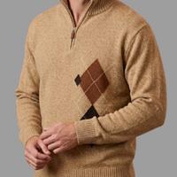 Maglione da uomo con classico motivo a rombi.