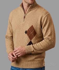 Maglione da uomo con classico motivo a rombi.