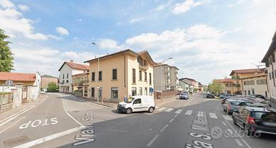 Open Space Somma Lombardo con Posto Auto