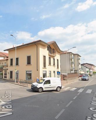 Open Space Somma Lombardo con Posto Auto
