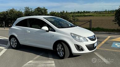Opel Corsa D 1.2 benzina - 3 porte 85 CV