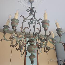 antico lampadario legno  e metallo