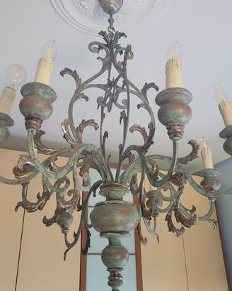 antico lampadario legno  e metallo