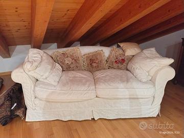 Divano bianco  2 posti stile classico/shabby