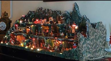 Presepe napoletano artigianale con pastori 