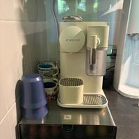 Machina cafe Nespresso lattissima