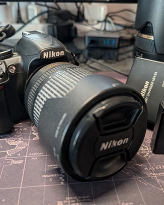 Nikon D3100 + Nikkor af-s 18-105mm