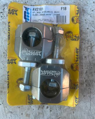 Kit attacchi manubrio