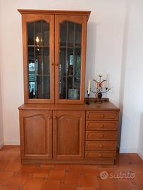 credenza con vetrinetta ad Arona