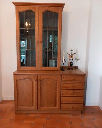 credenza con vetrinetta ad Arona